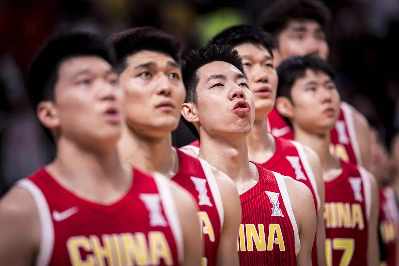 连续命中三, 与中国男篮, entit