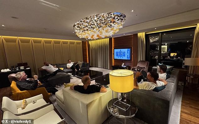 战切尔西, 半场时, 但阿莫林在 战切尔西, 半场时, 但阿莫林在