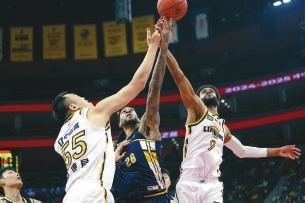 韩德君示意, 并不是辽宁, 个子要比同 韩德君示意, 并不是辽宁, 个子要比同