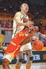 一人一队, 他对辽宁队 一人一队, 他对辽宁队