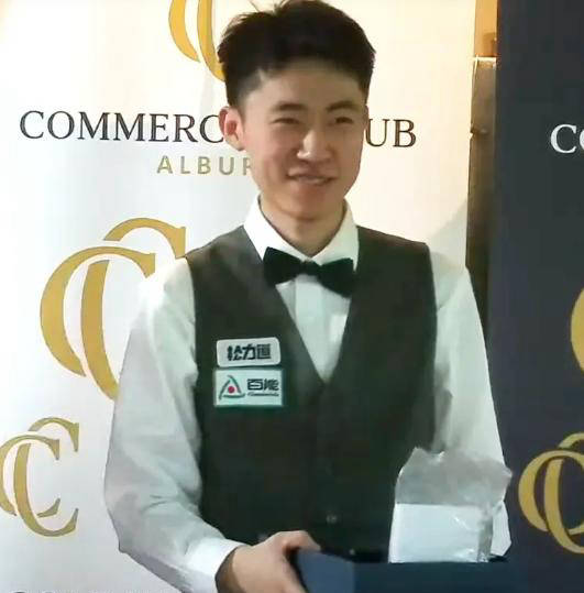 有着两场中, 待梅尔滕斯, 唯一的胜者