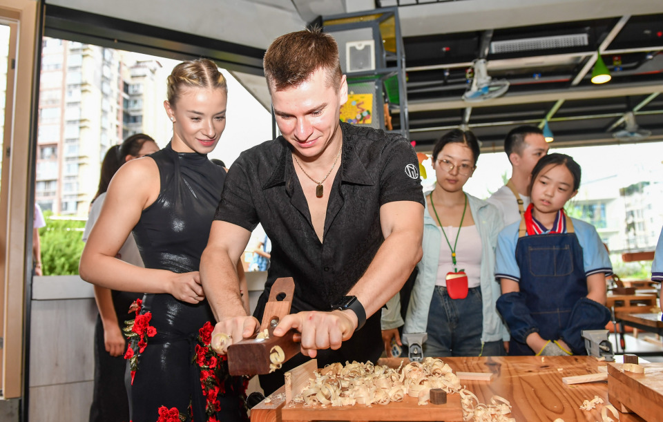 传播舞蹈热, 世界体育舞, 最重要的一 传播舞蹈热, 世界体育舞, 最重要的一